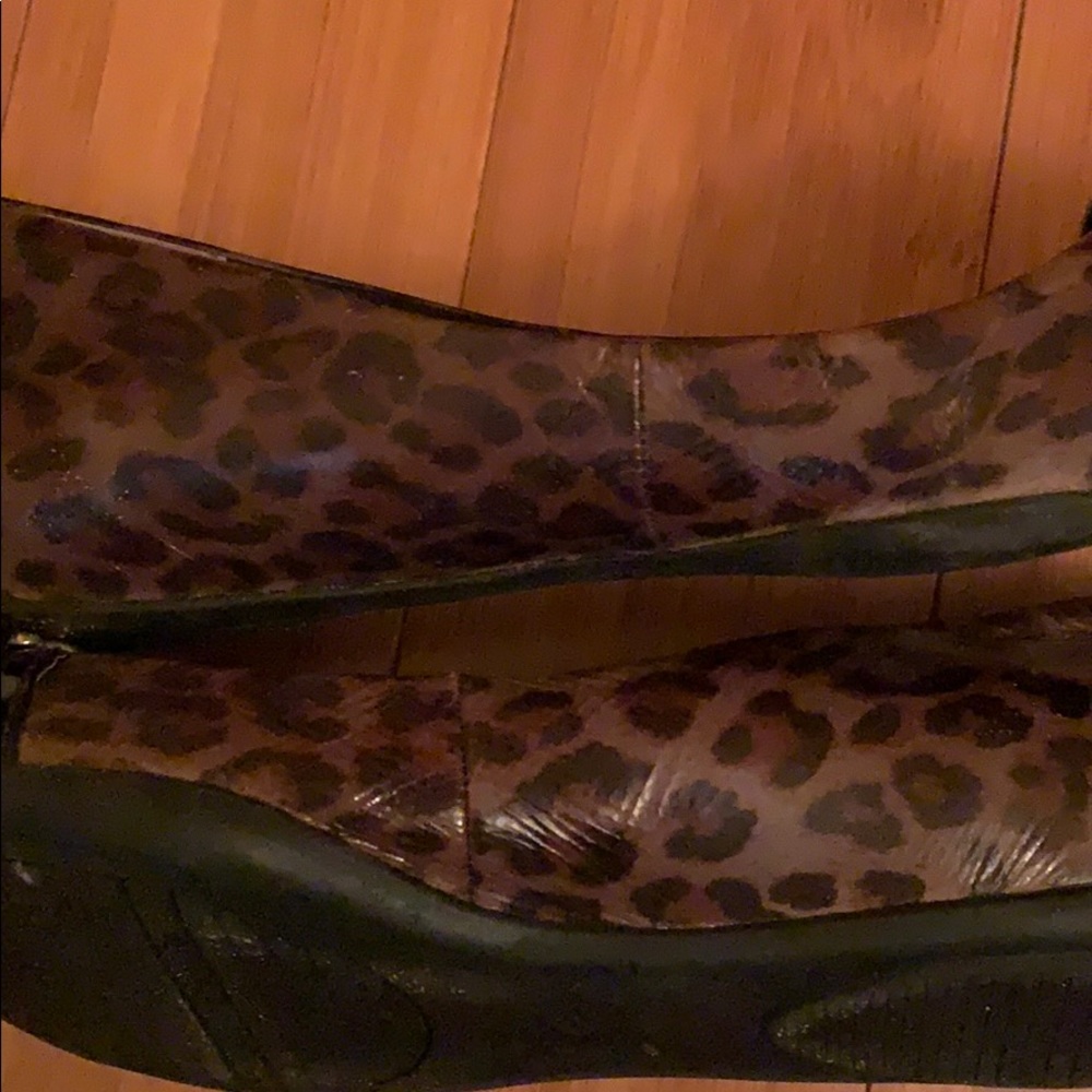 Marc Fisher Women’s Slip On Leopard Flats - Picture 6 of 6